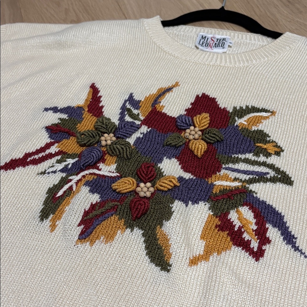 Vintage (S) MISTER LEONARD Floral Embroidered Cream Knit Sweater Top Wood Beads - Picture 10 of 13